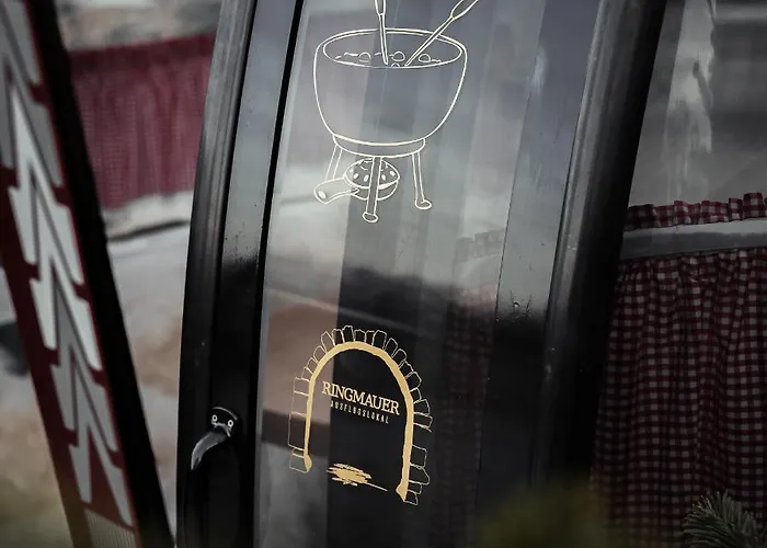 Burghotel Scharfenstein Hotel *